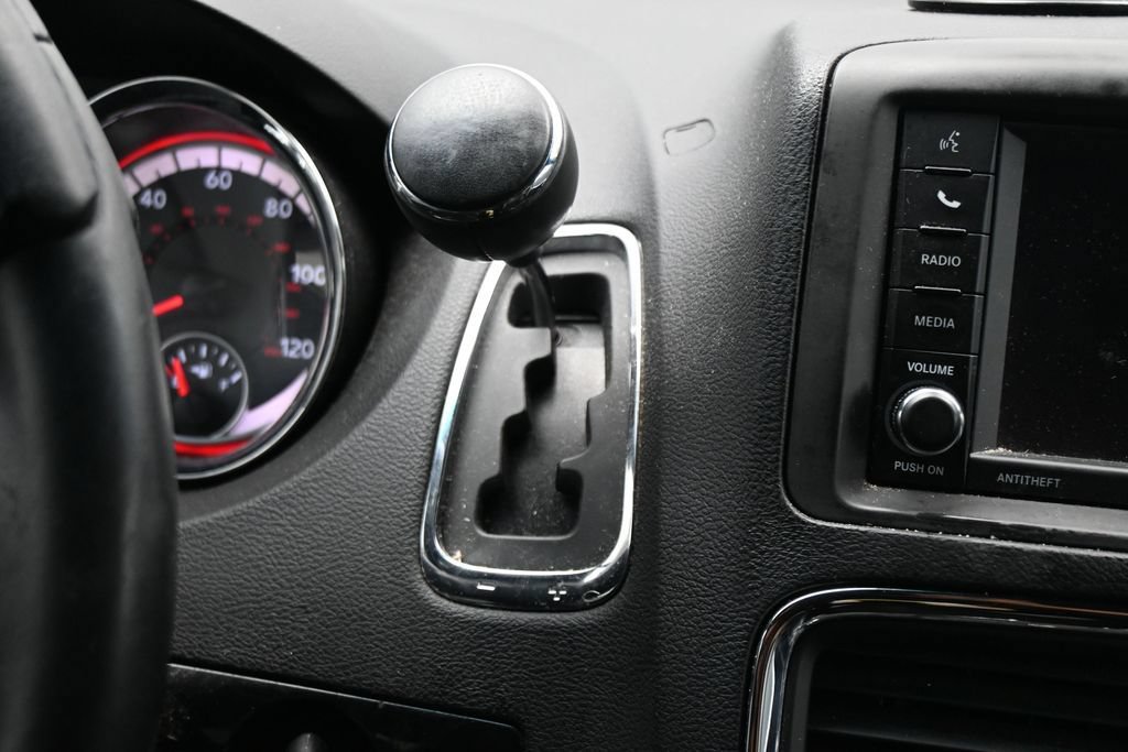 Used 2015 Dodge Grand Caravan SXT FWD image 21