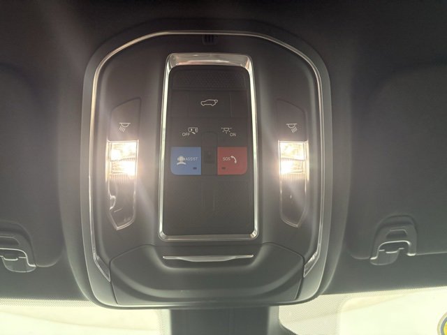 Used 2024 Jeep Wagoneer L Series II w/ Flexible Seating Group image 17