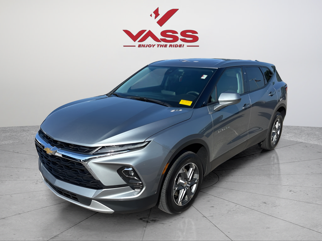 Used 2025 Chevrolet Blazer LT FWD image 1