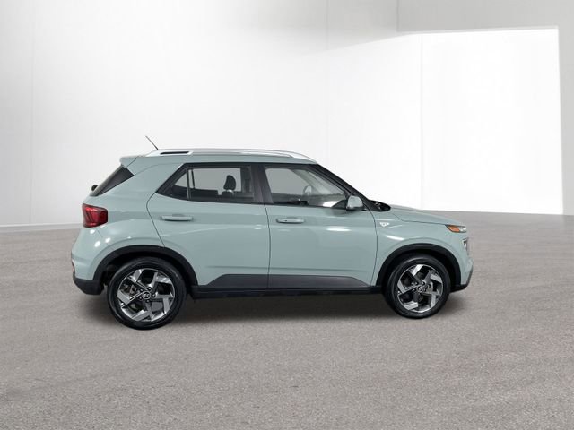 Used 2025 Hyundai Venue SEL FWD image 40