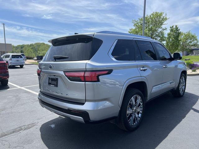 Used 2024 Toyota Sequoia Capstone AWD/4WD image 3