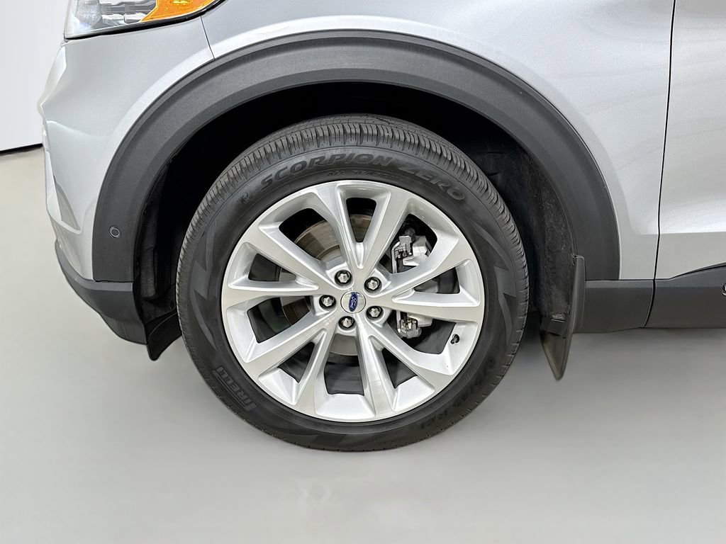 Used 2024 Ford Explorer Platinum w/ Technology Package AWD/4WD image 38