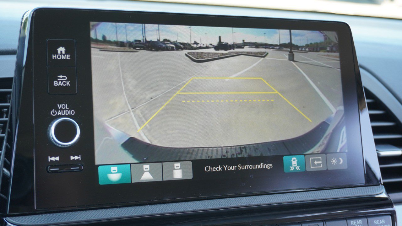 Used 2025 Honda Odyssey Touring image 18