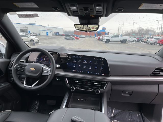 New 2025 Chevrolet Suburban Premier image 22