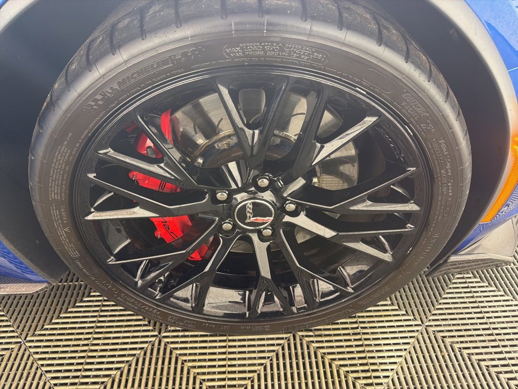 Used 2015 Chevrolet Corvette Z06 w/ 3LZ Preferred Equipment Group image 18