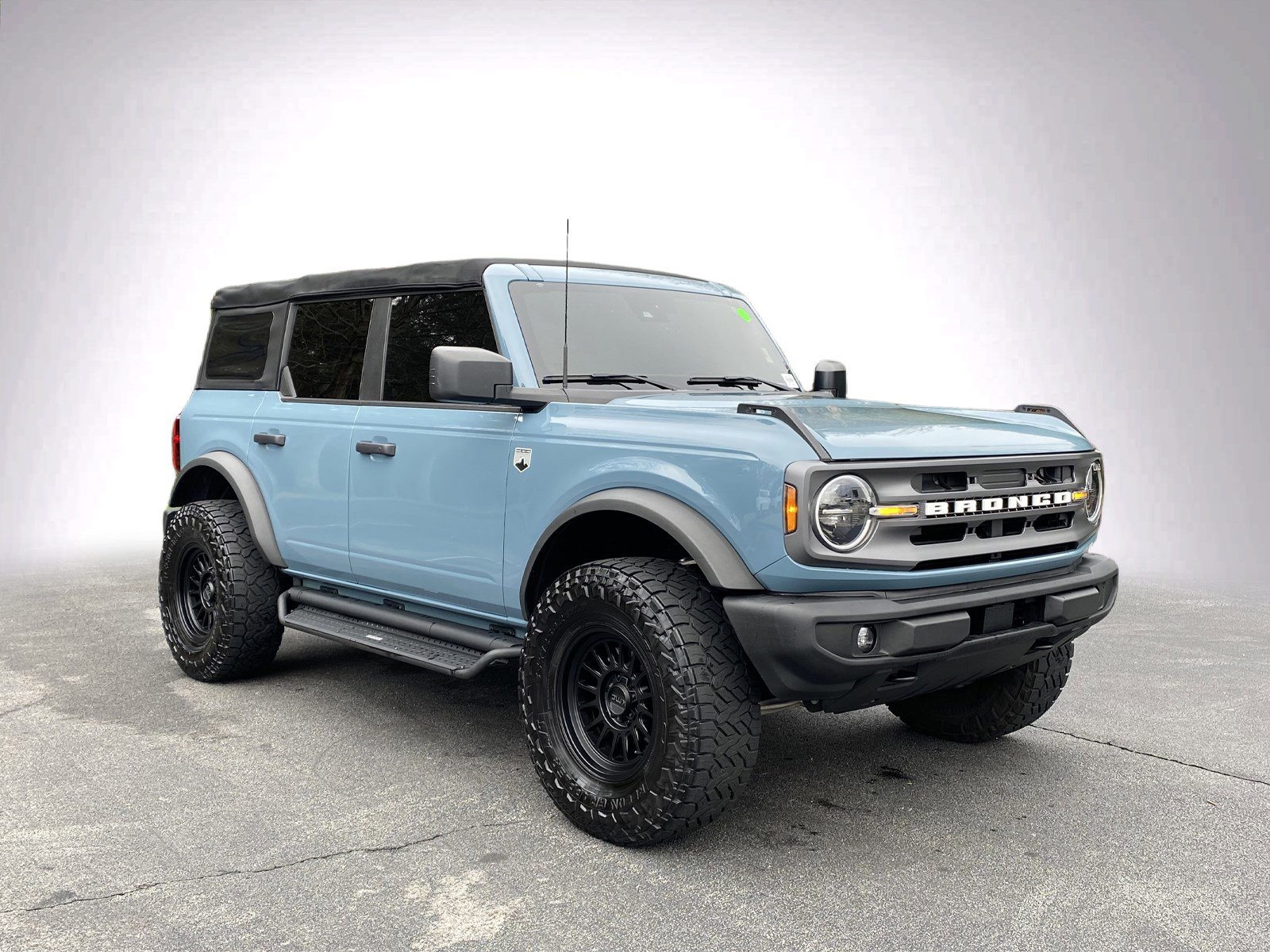 Used 2023 Ford Bronco Big Bend image 2