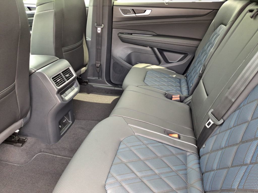 New 2026 Volkswagen Atlas Cross Sport SEL Premium R-Line image 22