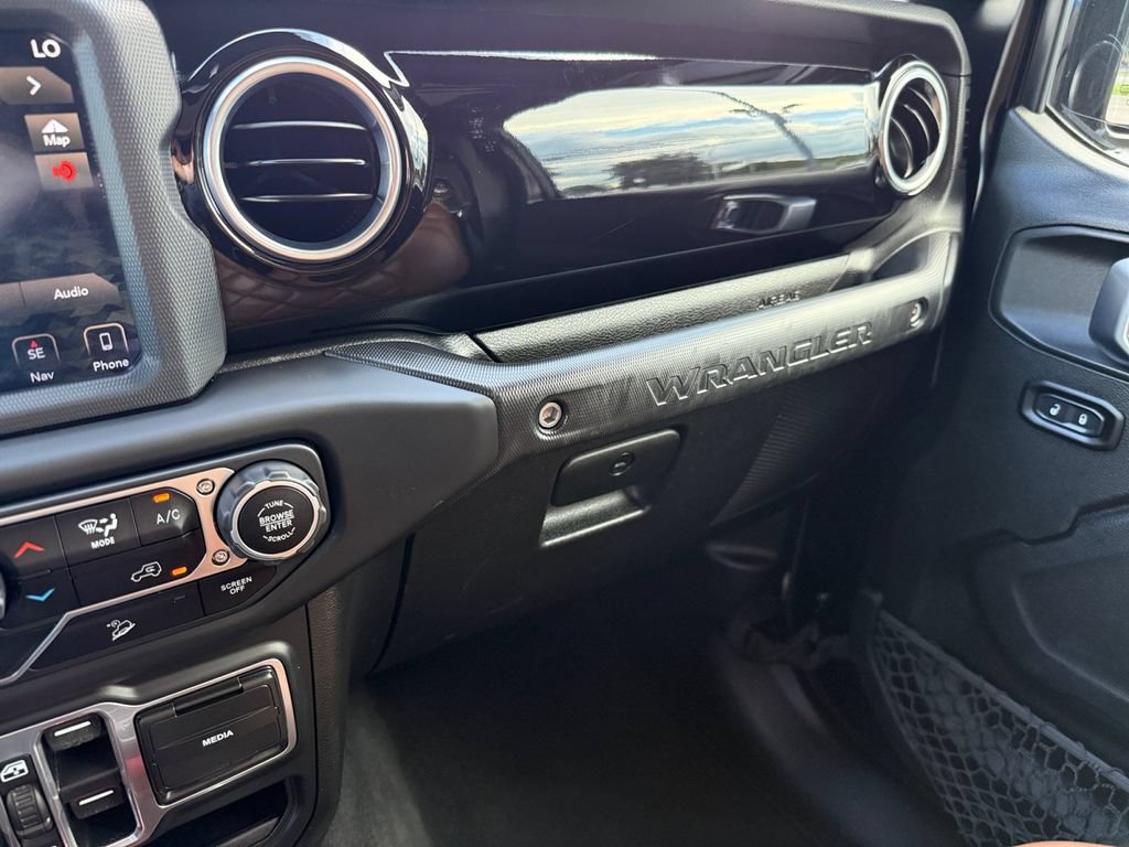 Used 2018 Jeep Wrangler Unlimited Rubicon AWD/4WD image 27
