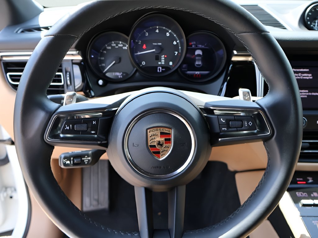 Certified 2024 Porsche Macan w/ Premium Plus Package AWD/4WD image 28
