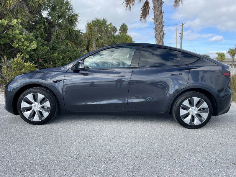 Used 2024 Tesla Model Y Long Range image 3