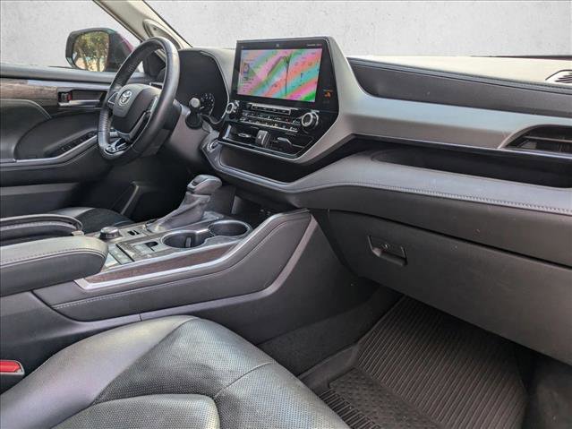Used 2020 Toyota Highlander Platinum image 19