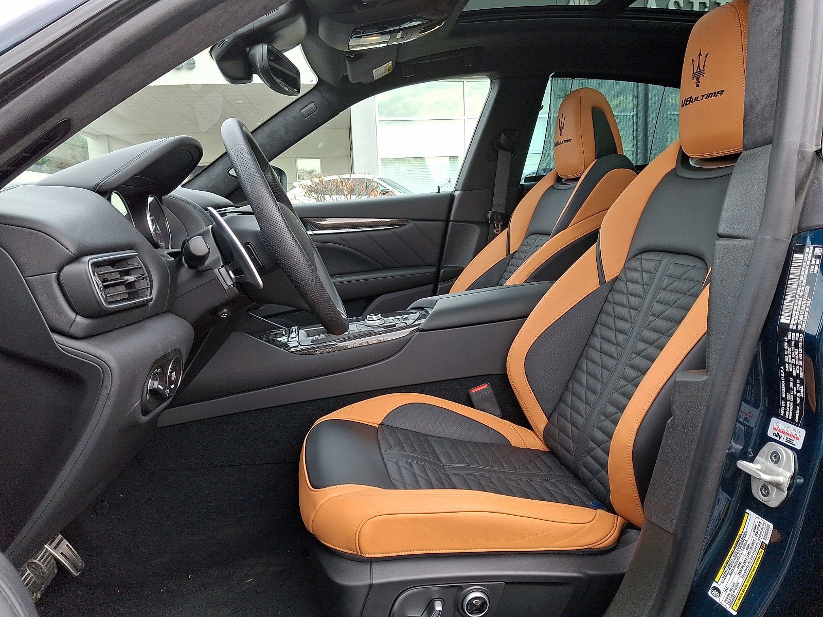 Used 2024 Maserati Levante Trofeo AWD/4WD image 14