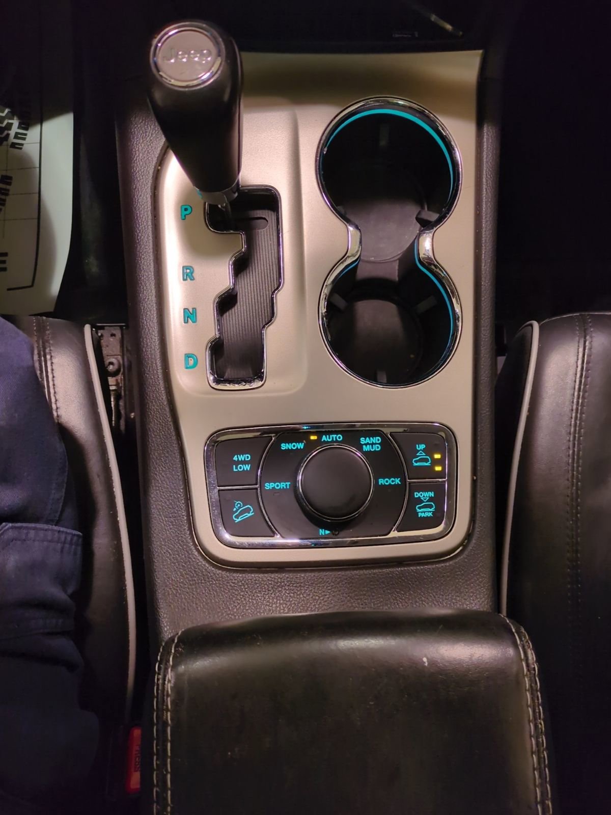 Used 2012 Jeep Grand Cherokee Overland image 18