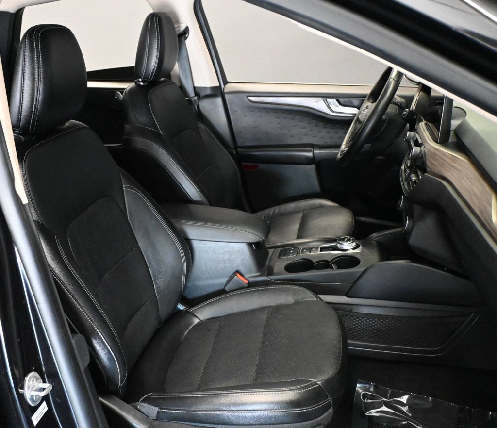 Used 2020 Ford Escape Titanium FWD image 20