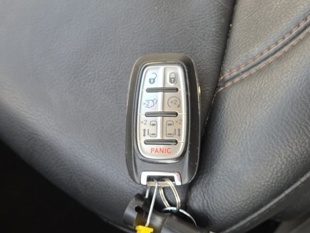 Used 2019 Chrysler Pacifica Touring-L Plus w/ Tire & Wheel Group image 33