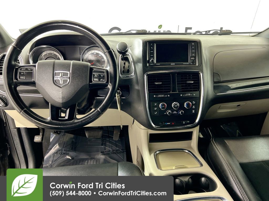 Used 2018 Dodge Grand Caravan SXT image 24