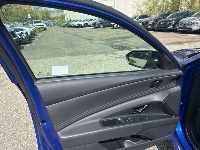 Used 2025 Hyundai Elantra Sport FWD image 35