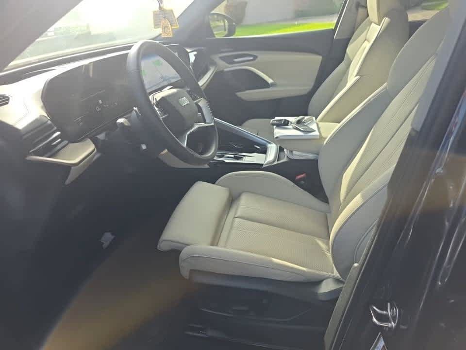 Used 2025 Audi Q5 Premium Plus w/ Premium Plus AWD/4WD image 3