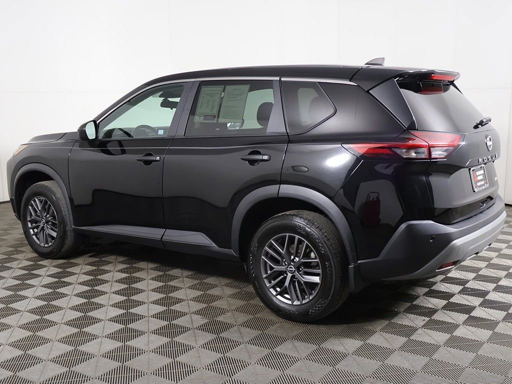 Used 2023 Nissan Rogue S AWD/4WD image 10