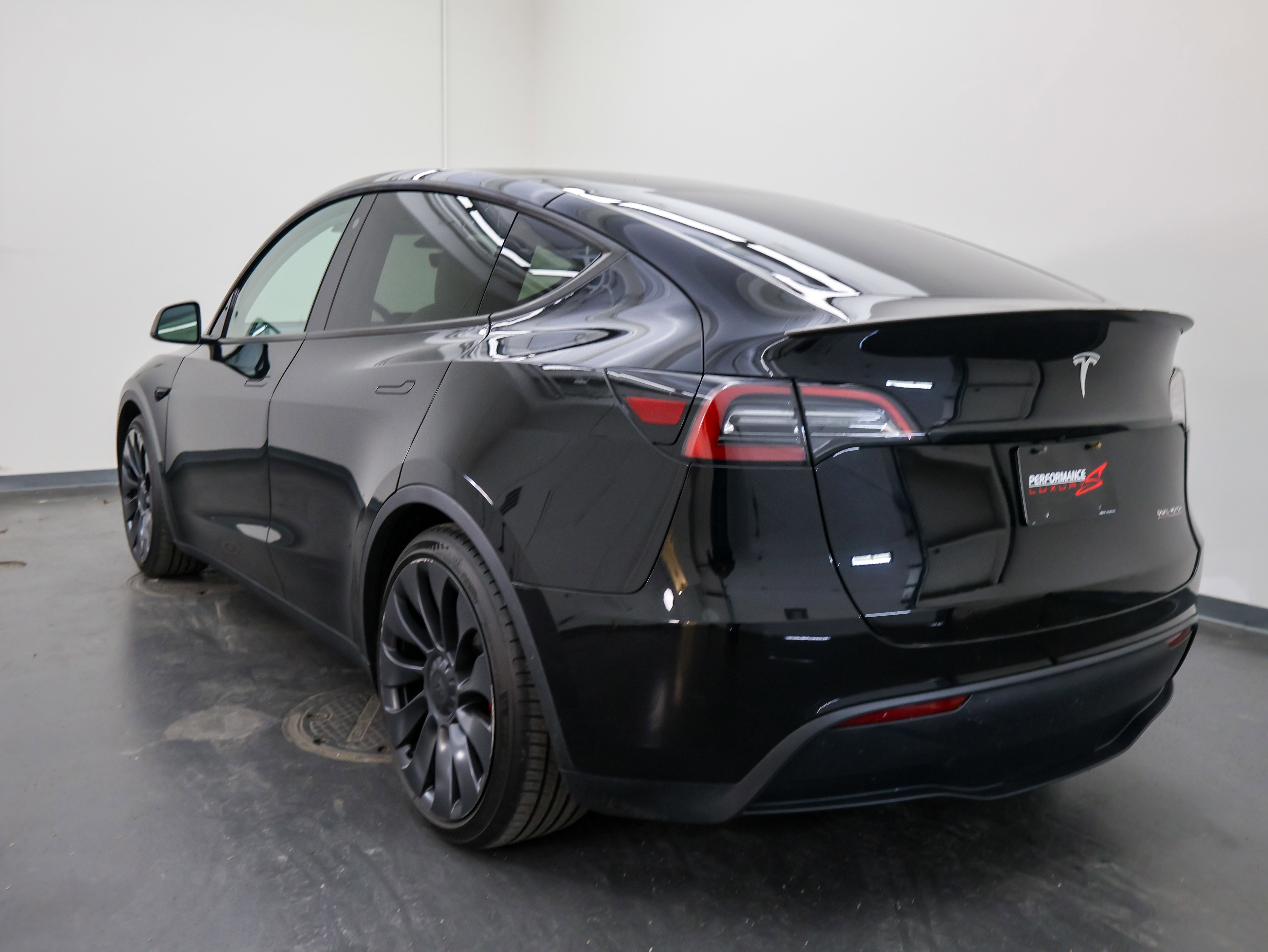 Used 2023 Tesla Model Y Performance AWD/4WD image 5