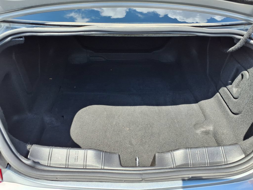 Used 2023 Chevrolet Camaro LT RWD image 9