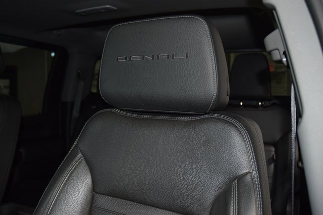 Used 2023 GMC Sierra 3500 Denali w/ Denali Ultimate Package image 39