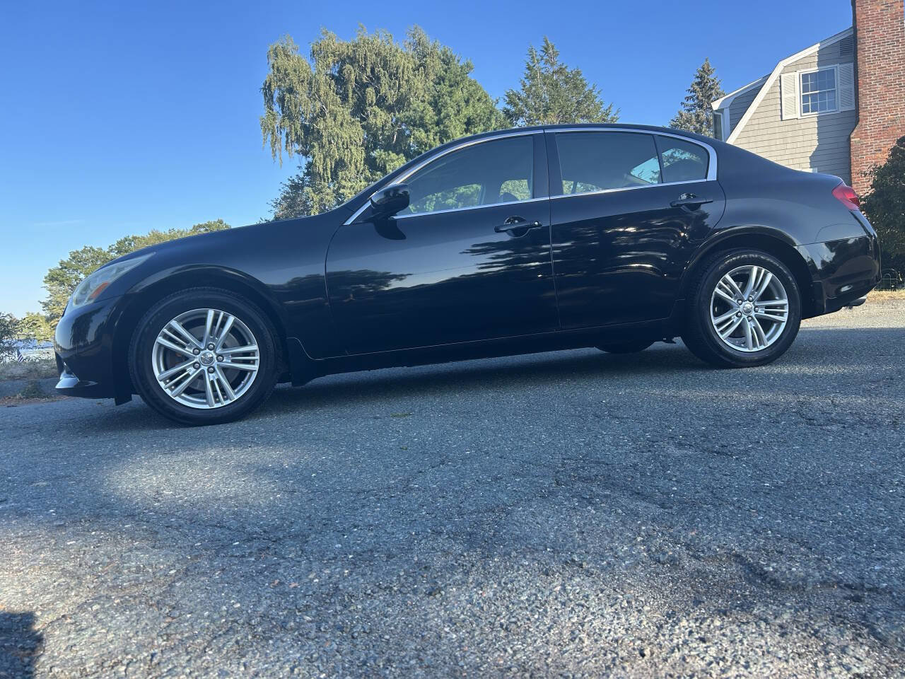 Used 2012 INFINITI G37 x Sedan w/ Premium Pkg image 4