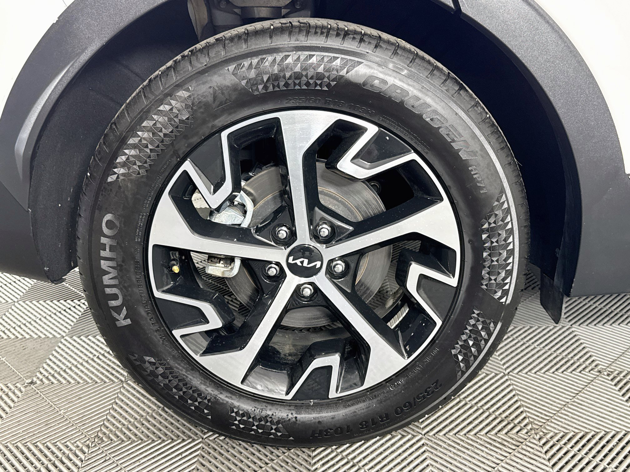 Used 2025 Kia Sportage EX FWD image 31