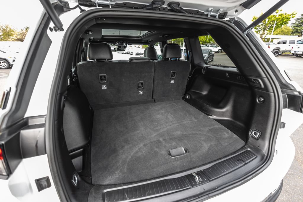 Used 2024 Jeep Grand Cherokee Limited AWD/4WD image 36