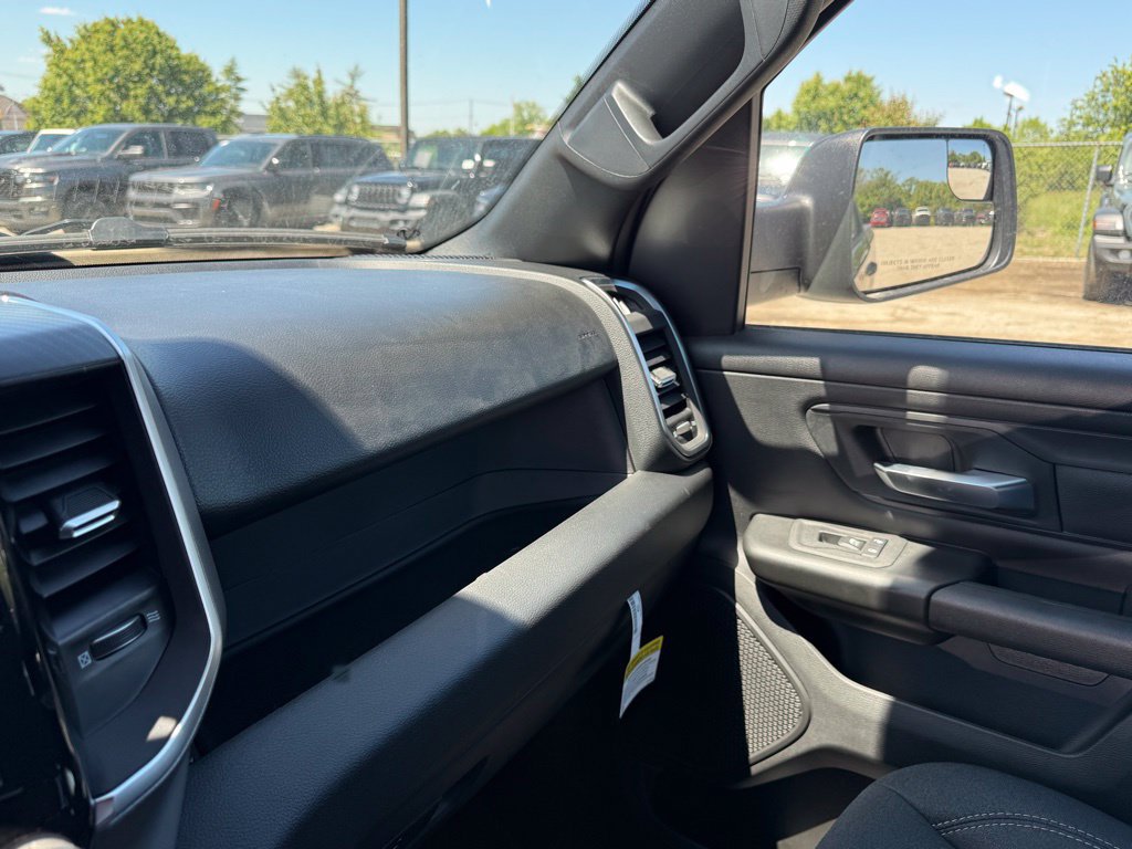 New 2026 RAM 1500 Express AWD/4WD image 24