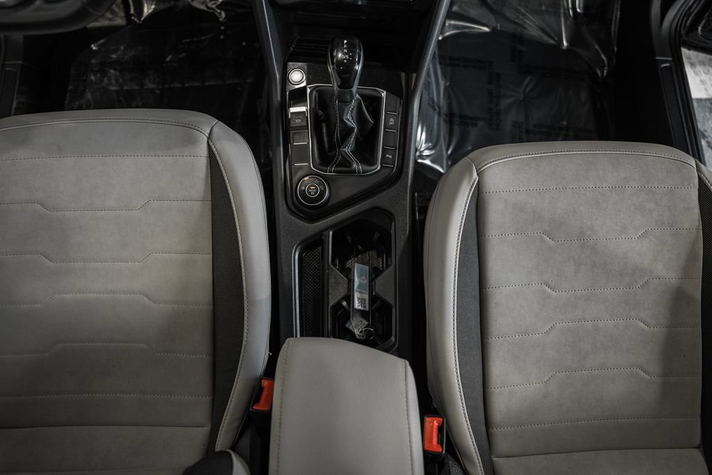 Used 2025 Volkswagen Taos SE w/ Panoramic Sunroof Package image 31