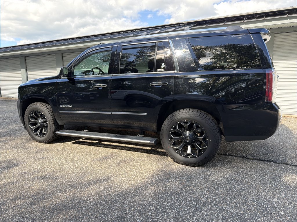 Used 2020 GMC Yukon Denali AWD/4WD image 3