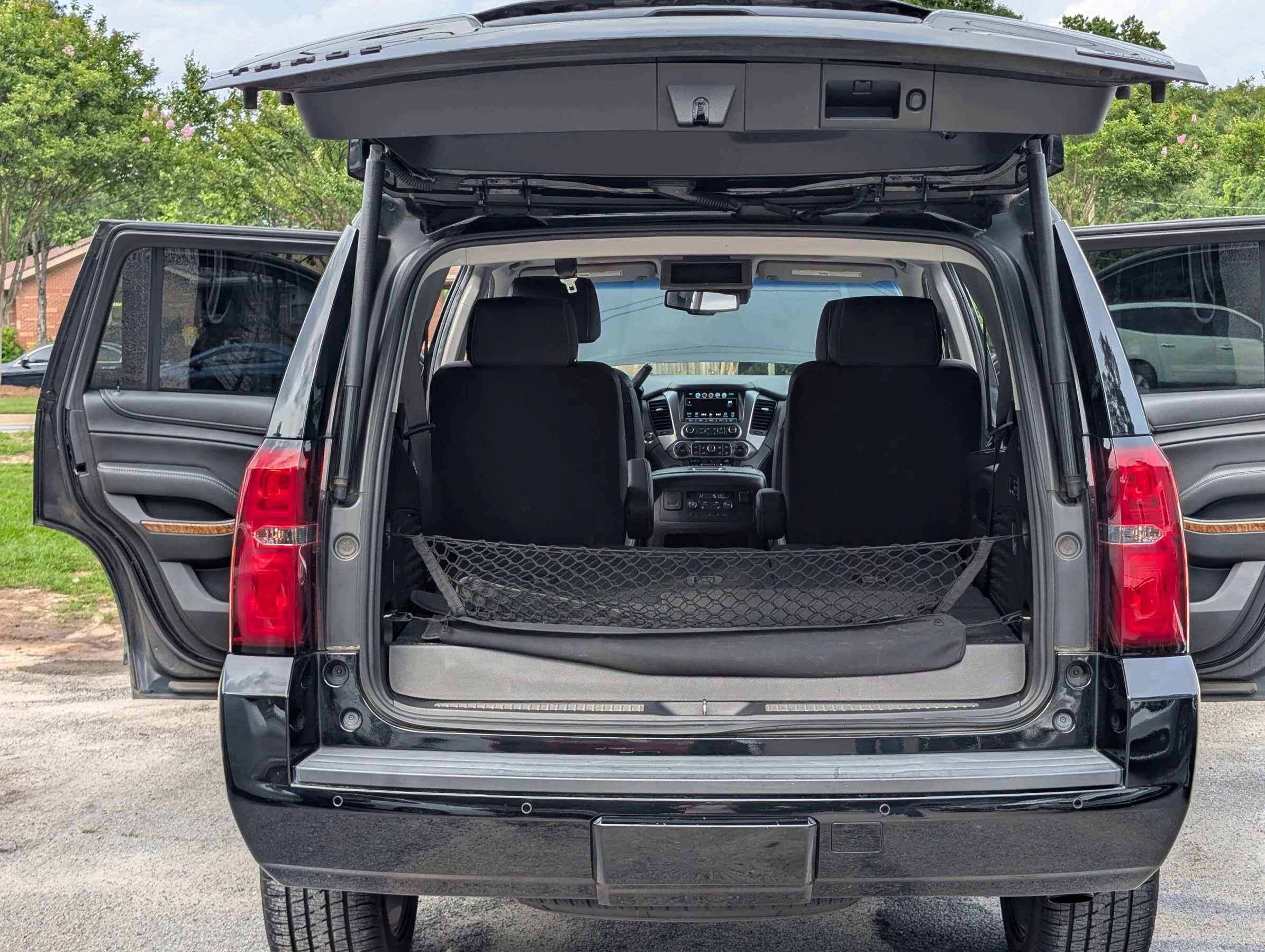 Used 2018 Chevrolet Tahoe Premier RWD image 9