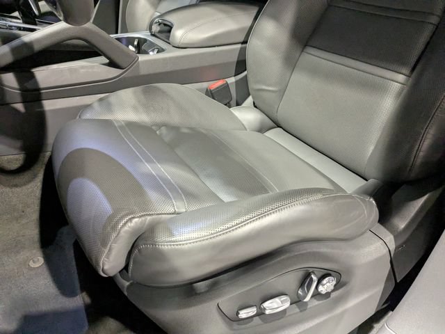 Used 2019 Porsche Cayenne AWD/4WD image 25