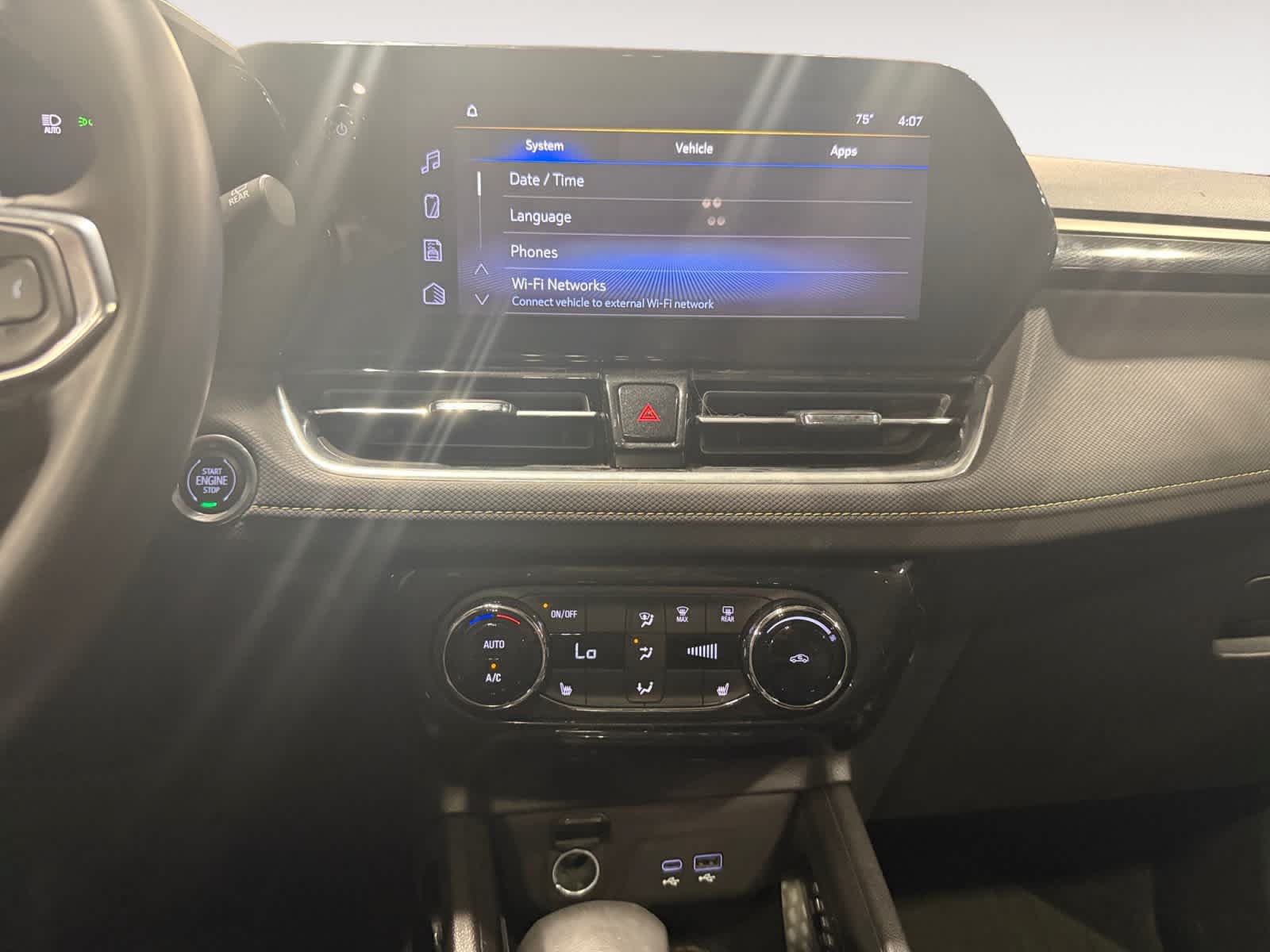 Used 2025 Chevrolet TrailBlazer ACTIV w/ Convenience Package FWD image 12
