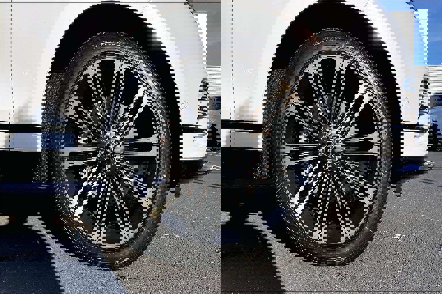 New 2026 Land Rover Range Rover Velar Dynamic SE image 14