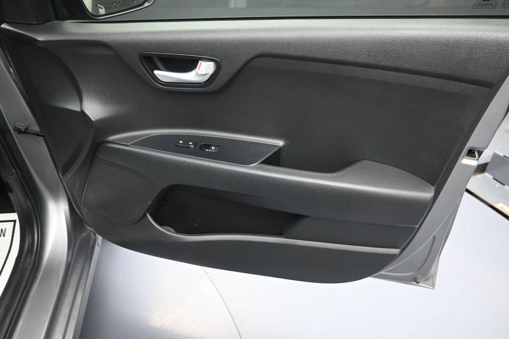 Certified 2021 Kia Rio S FWD image 33
