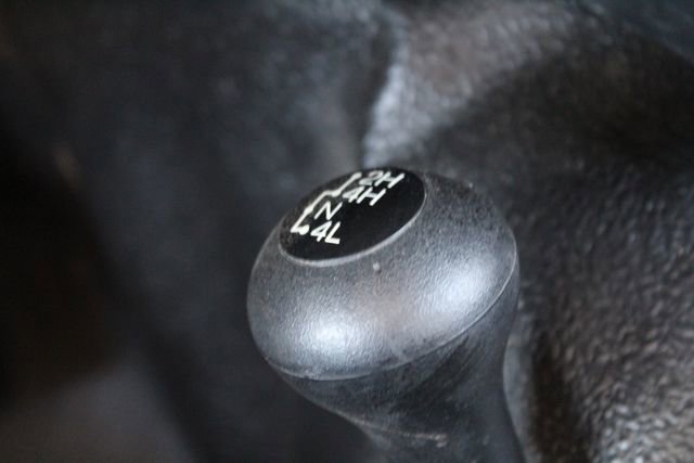 Used 2000 Ford F450 4x4 Regular Cab Super Duty image 19