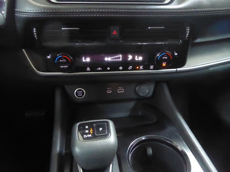 Used 2022 Nissan Rogue SV w/ SV Premium Package FWD image 16