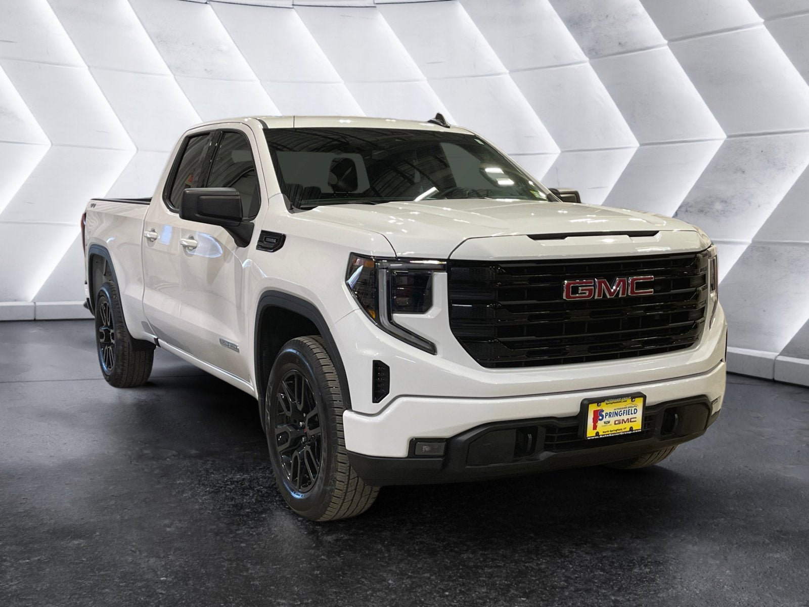 Used 2025 GMC Sierra 1500 Elevation AWD/4WD image 8
