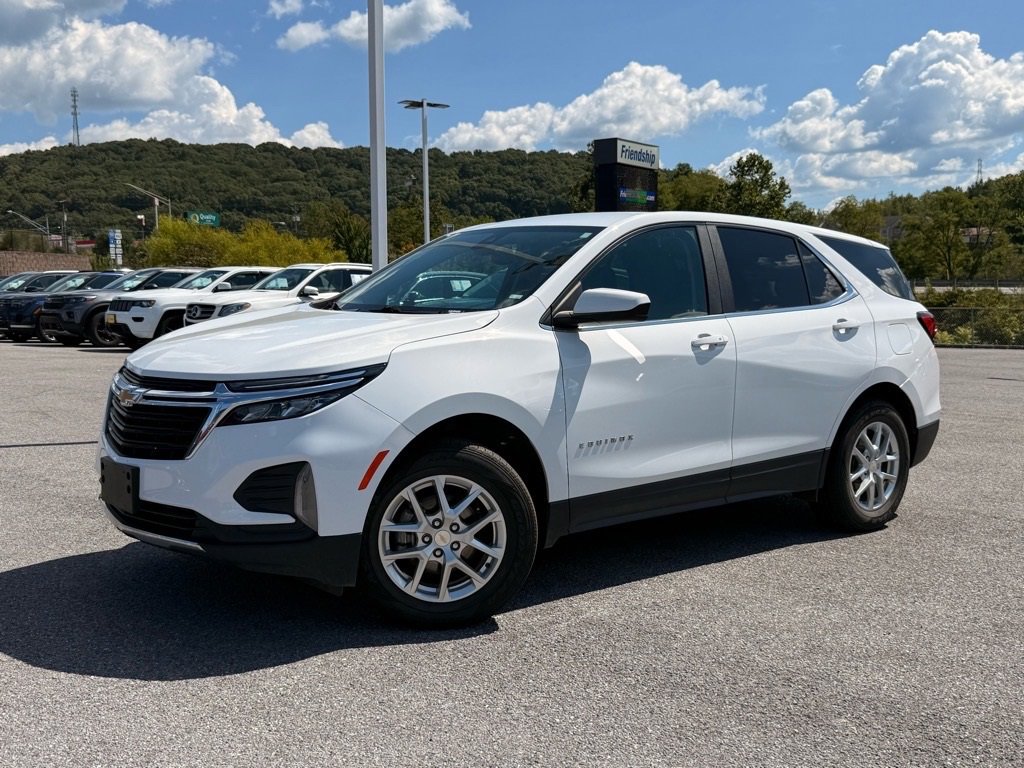 Used 2023 Chevrolet Equinox LT image 2