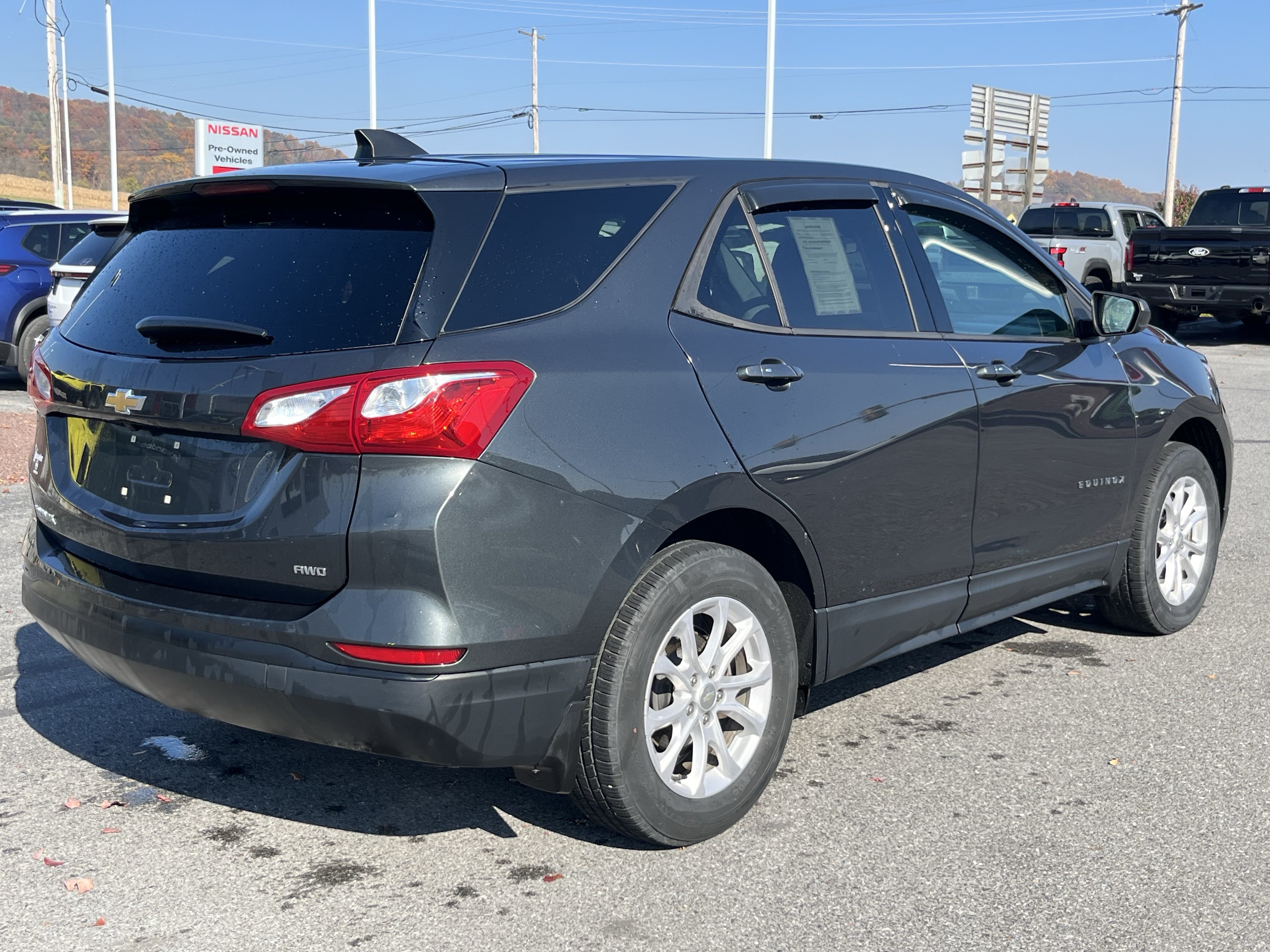 Used 2019 Chevrolet Equinox LS w/ LS Convenience Package AWD/4WD image 5