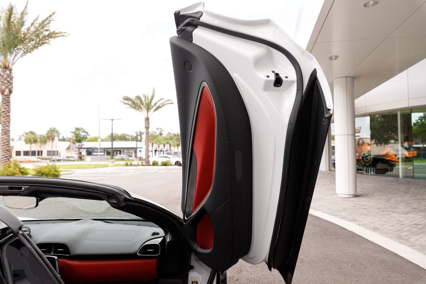 Used 2025 McLaren Artura Spider RWD image 63