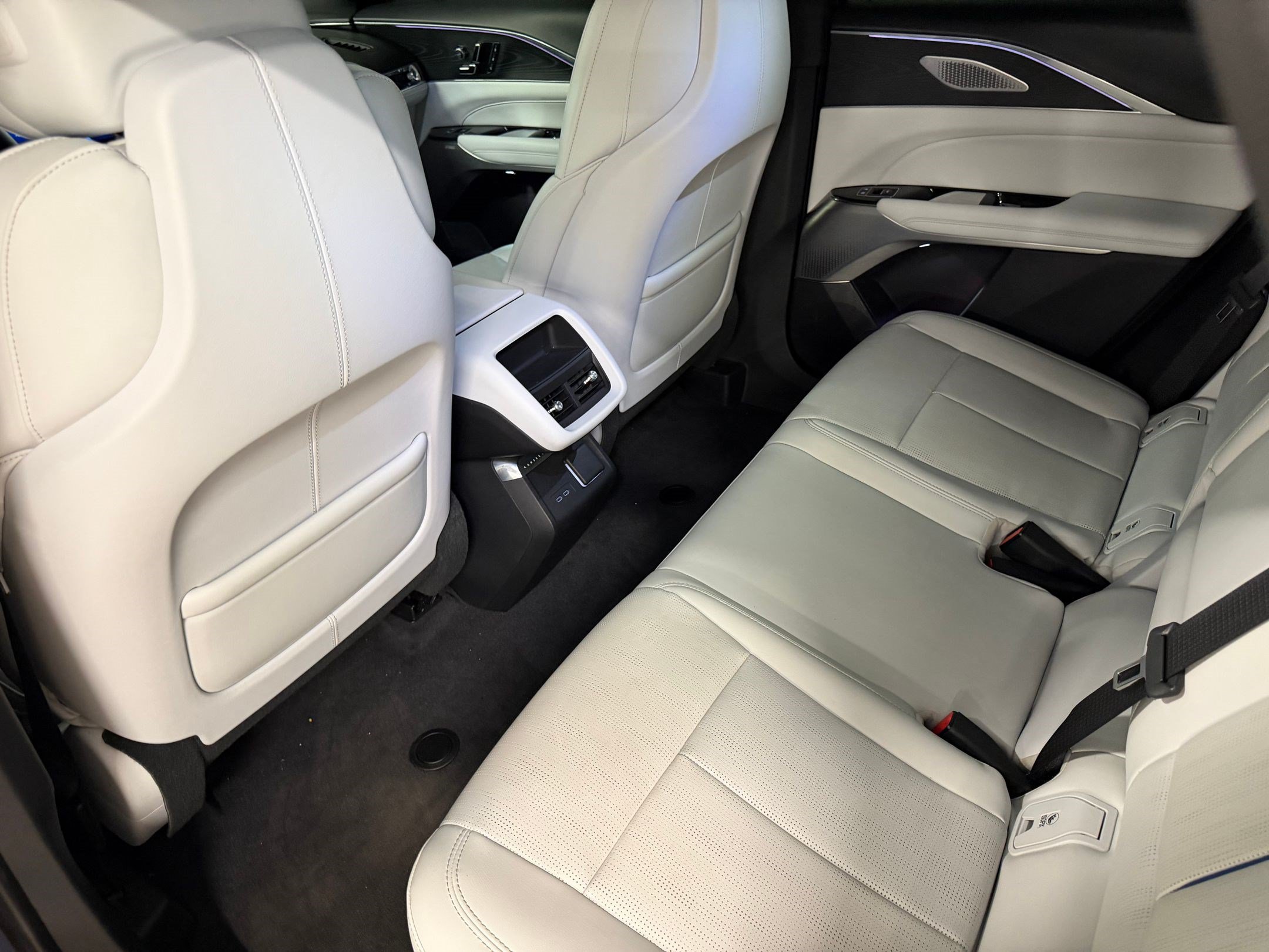 Certified 2024 Cadillac Lyriq Sport RWD image 40