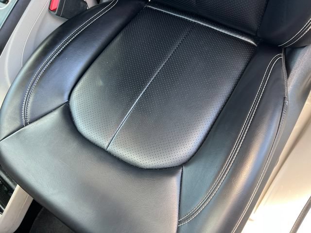 Used 2023 Chrysler Pacifica Touring-L FWD image 12
