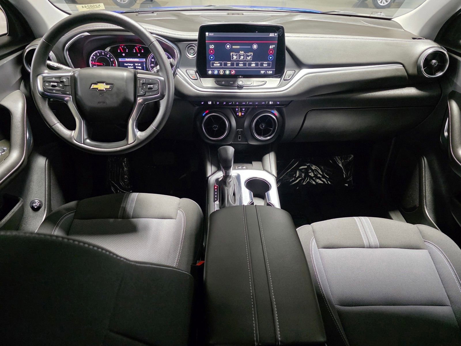 Used 2025 Chevrolet Blazer LT w/ Convenience Package image 18