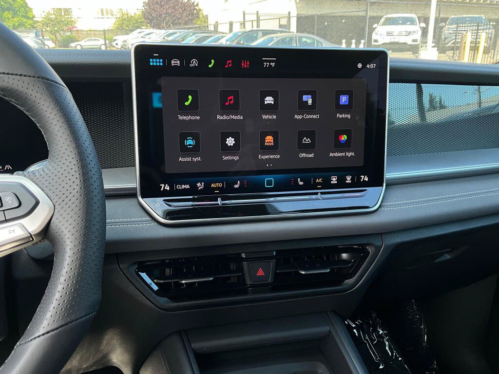 New 2026 Volkswagen Tiguan SE R-Line AWD/4WD image 17