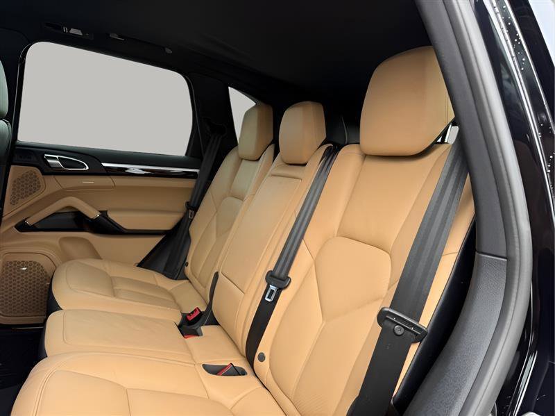 Used 2016 Porsche Cayenne image 33