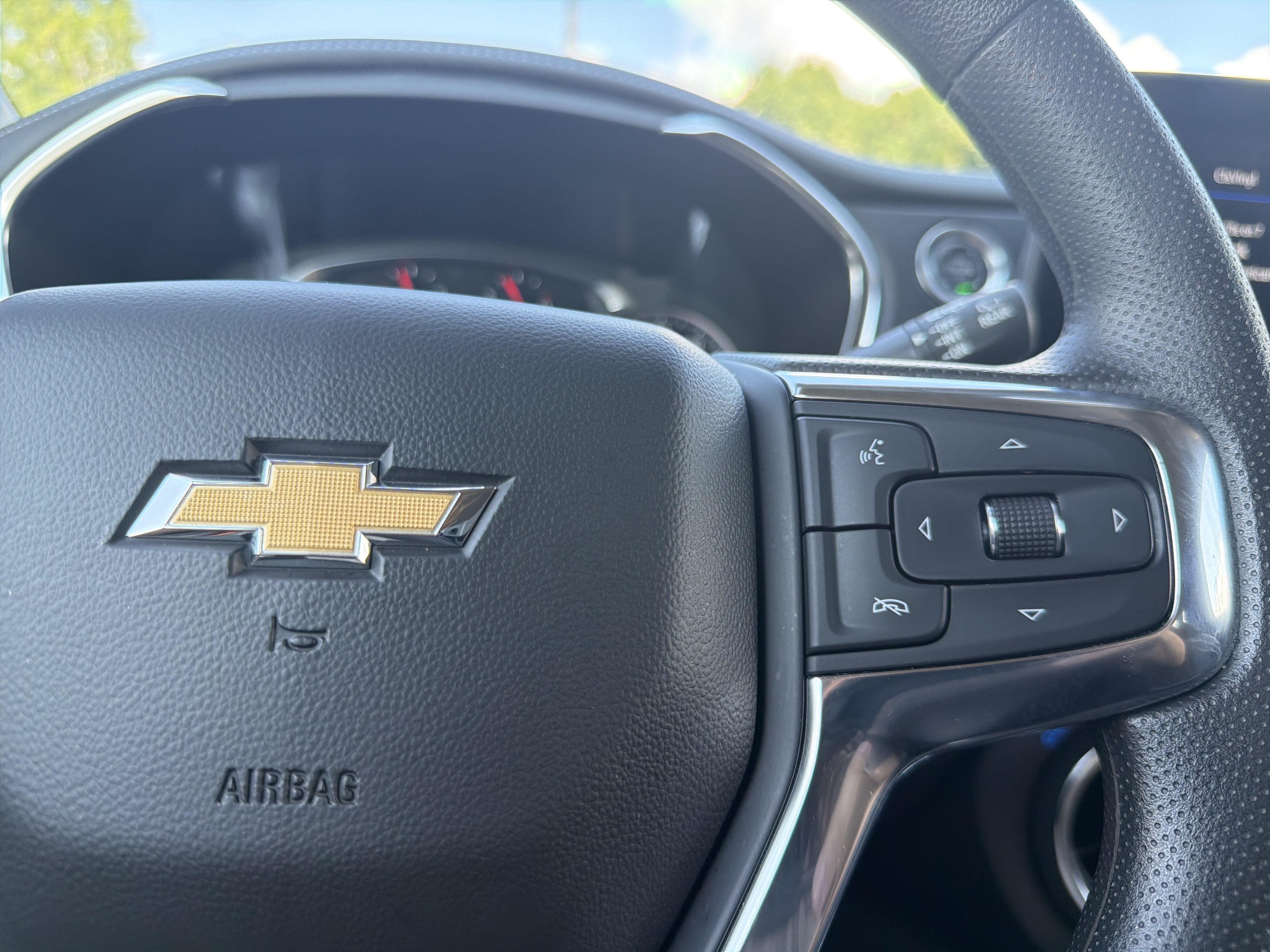 Used 2025 Chevrolet Blazer LT FWD image 11