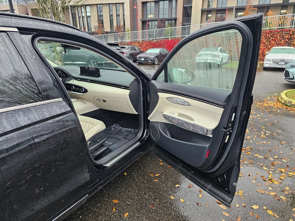 Used 2025 Genesis GV70 3.5T Sport w/ Sport Advanced Package image 28